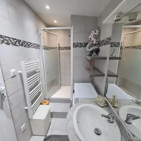 Apartment Dependance De 30m² Dans Maison Avec Entree Privee Six-Fours-les-Plages