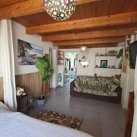 Dependance De 30m² Dans Maison Avec Entree Privee Six-Fours-les-Plages