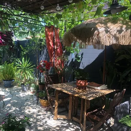 Dépendance De 30m² Dans Maison Avec Entrée Privée